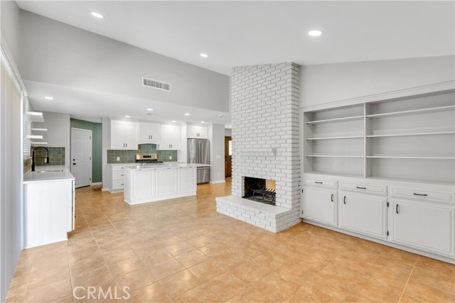 43719 21st W Street, Lancaster CA: https://media.crmls.org/medias/ede8b2ae-93b3-46d4-b14c-f11393a8e482.jpg