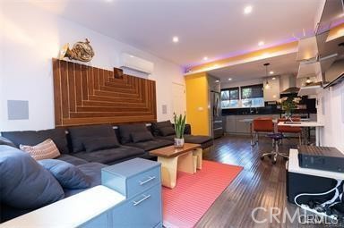 Detail Gallery Image 3 of 9 For 1834 9th St #2,  Santa Monica,  CA 90404 - 1 Beds | 1 Baths