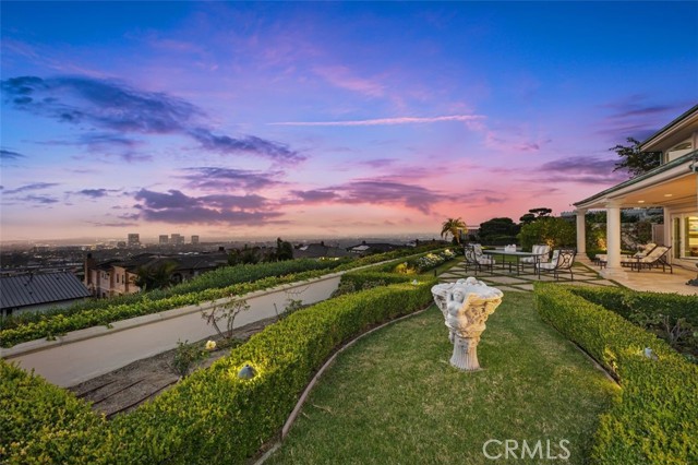 49 Cambria Drive, Corona del Mar CA: https://media.crmls.org/medias/ede96588-1b8e-4fce-9143-9988e99689e8.jpg
