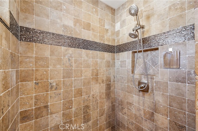 8356 Noelle Drive, Huntington Beach CA: https://media.crmls.org/medias/ede98166-c85f-4fb5-b1d9-ca000b819f64.jpg