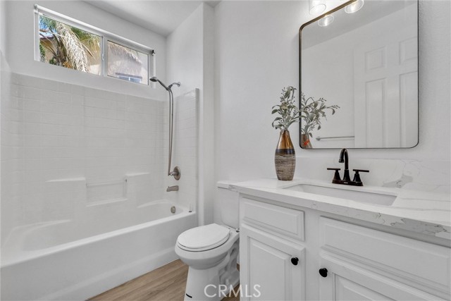 6556 Wells Springs Street, Eastvale CA: https://media.crmls.org/medias/ede9e835-43db-4b40-a917-45dda7db2ca6.jpg