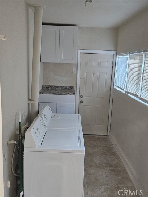 Detail Gallery Image 2 of 17 For 4890 7th Ave, Sacramento,  CA 95820 - 2 Beds | 1 Baths
