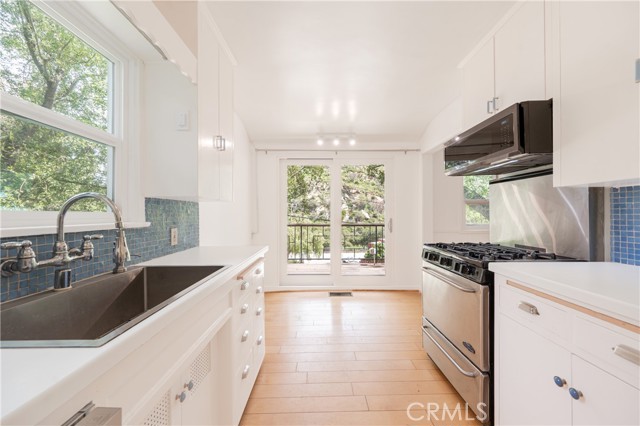 Detail Gallery Image 31 of 68 For 432 Fernwood Pacific, Topanga,  CA 90290 - 2 Beds | 2 Baths