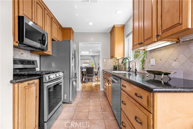 3348 Burritt Way, La Crescenta CA: https://media.crmls.org/medias/edead3ed-89cb-4d98-998a-734653f6c7f2.jpg