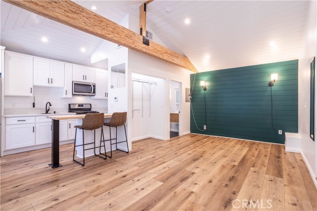 24302 Vista Ridge Drive, Valencia CA: https://media.crmls.org/medias/edeb1f4d-a3aa-4979-96b7-e048fdae7708.jpg