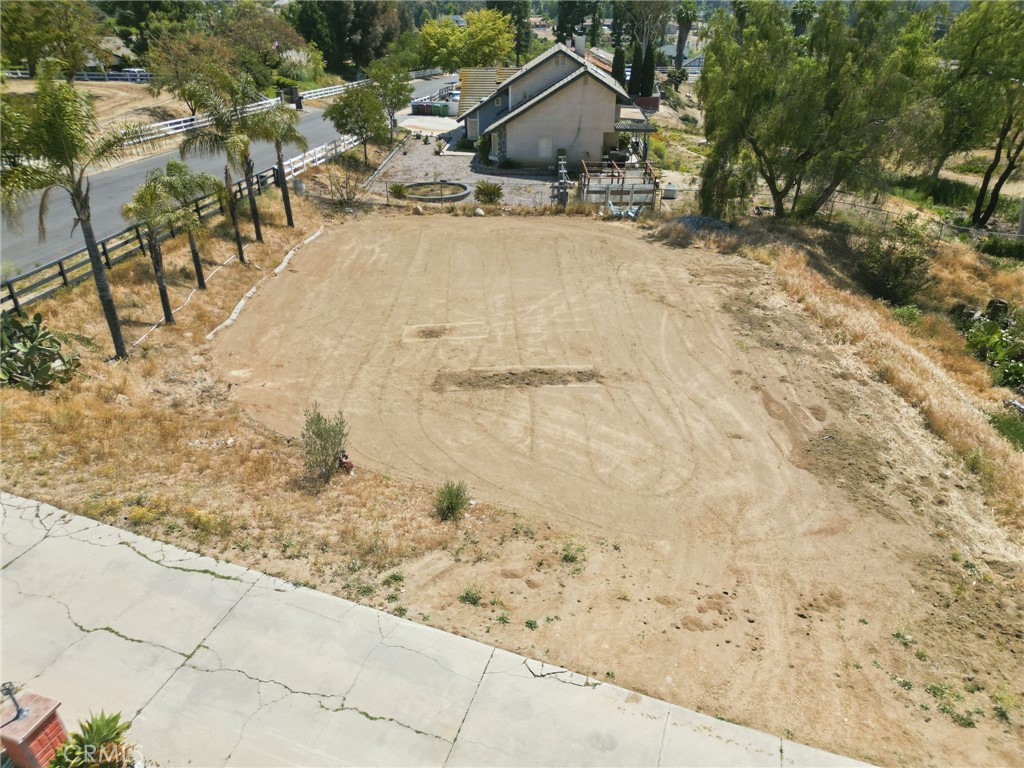 https://media.crmls.org/medias/edeb78e7-8e54-4ac8-8c61-2178be5931fe.jpg?preset=X-Large