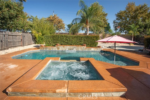 Detail Gallery Image 8 of 49 For 1661 Rio Vista, Yuba City,  CA 95993 - 4 Beds | 3 Baths