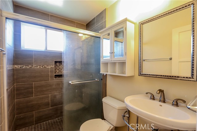 Detail Gallery Image 13 of 35 For 5113 E the Toledo, Long Beach,  CA 90803 - – Beds | – Baths