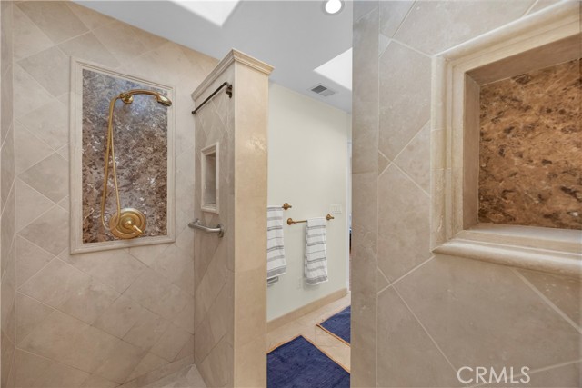 11772 Pine Street, Los Alamitos CA: https://media.crmls.org/medias/edec3abe-bf04-4ba6-862d-3183ddf9a8b3.jpg