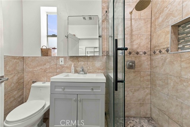 8633 Zelzah photo 30