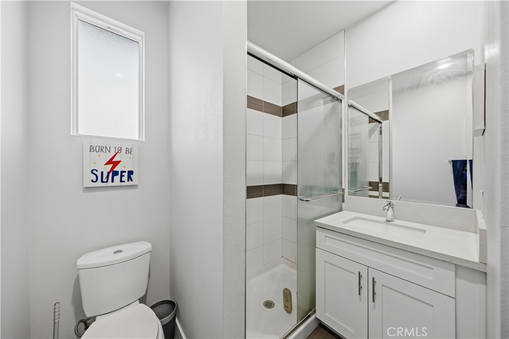 https://media.crmls.org/medias/edee6928-b613-4614-b0cc-7049992b5ca7.jpg?preset=X-Large