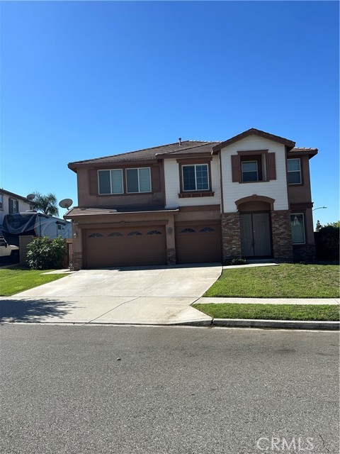 16355 Oak Leaf Ln, Fontana, CA 92336