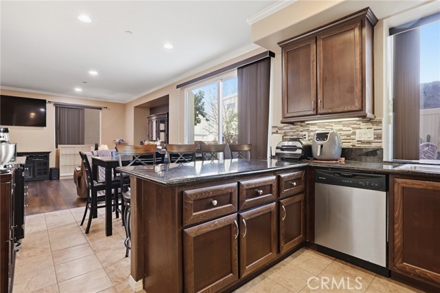 Detail Gallery Image 12 of 35 For 11379 Villa Del Sol, Pacoima,  CA 91331 - 4 Beds | 3 Baths