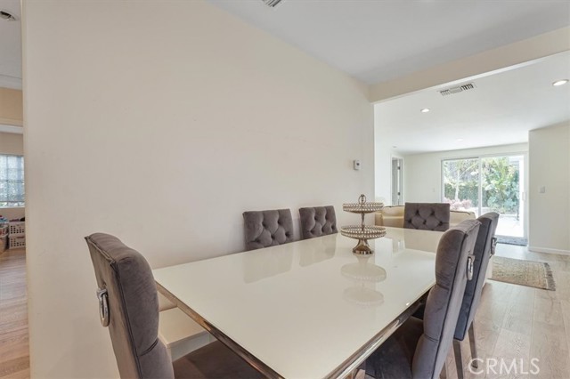 18352 Bessemer Street, Tarzana CA: https://media.crmls.org/medias/edefba90-b2dd-4dce-9e3b-18293f62394d.jpg