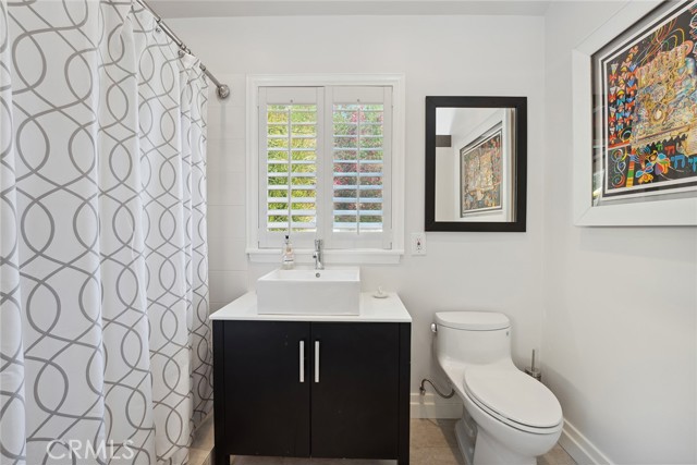 24311 Sylvan Glen Road, Calabasas CA: https://media.crmls.org/medias/edefcefc-9e4b-4f68-901b-2e5a301a6310.jpg