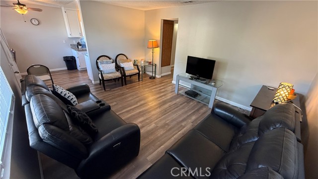 Detail Gallery Image 5 of 26 For 1835 Pueblo, Hemet,  CA 92545 - 2 Beds | 2 Baths