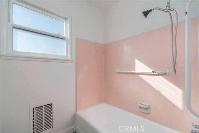 Detail Gallery Image 10 of 18 For 1113 E Acacia Ave, Hemet,  CA 92543 - 2 Beds | 1 Baths