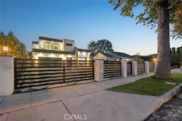 Detail Gallery Image 43 of 61 For 2227 N Lamer St, Burbank,  CA 91504 - 4 Beds | 4/1 Baths