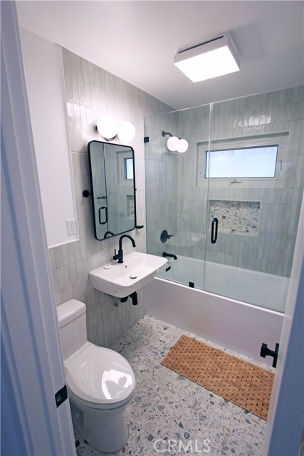 1914 Pelican Avenue, San Pedro CA: https://media.crmls.org/medias/edf1d9d8-c9be-40e4-854c-6df907ed06a1.jpg
