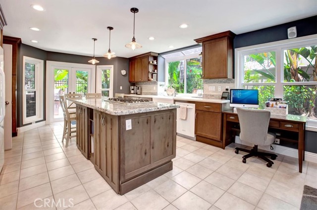 26181 San Marino Court, Mission Viejo CA: https://media.crmls.org/medias/edf27aac-2f5a-4141-8e62-952235d10ec7.jpg