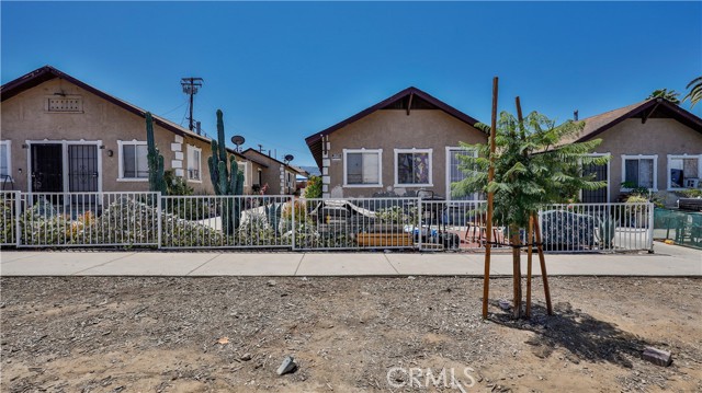 120 W Heald Avenue, Lake Elsinore CA: https://media.crmls.org/medias/edf3c9b6-7686-4257-b74e-055c8e431633.jpg