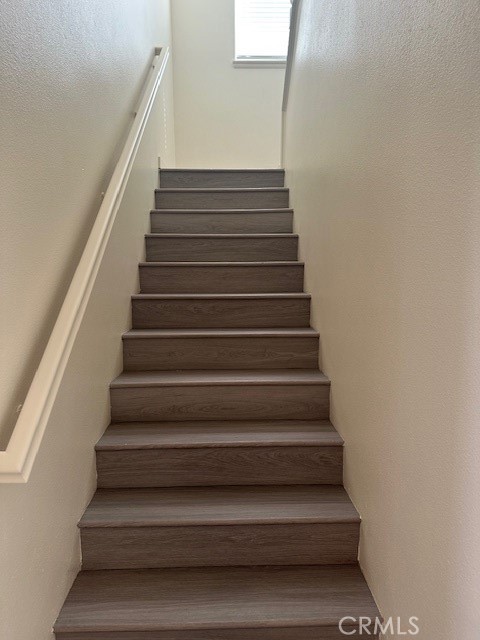 Detail Gallery Image 8 of 24 For 12317 Deborah Dr, Victorville,  CA 92392 - 5 Beds | 2/1 Baths