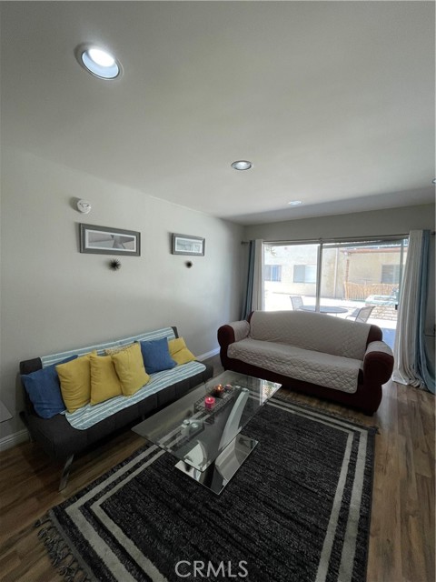 5460 White Oak Avenue, Encino CA: https://media.crmls.org/medias/edf4eebe-0e71-4750-b134-6286640c94ed.jpg