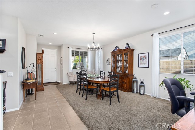 6347 Lyndsey Street, Eastvale CA: https://media.crmls.org/medias/edf50334-d8ec-46ca-9c15-0cf405bb19e8.jpg