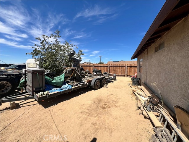 9660 Peach Avenue, California City CA: https://media.crmls.org/medias/edf52f7d-d791-465b-a93e-d32f4064e53c.jpg