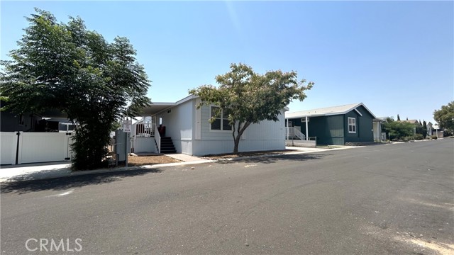 Detail Gallery Image 2 of 37 For 20843 Waalew Rd #C148,  Apple Valley,  CA 92307 - 4 Beds | 2 Baths