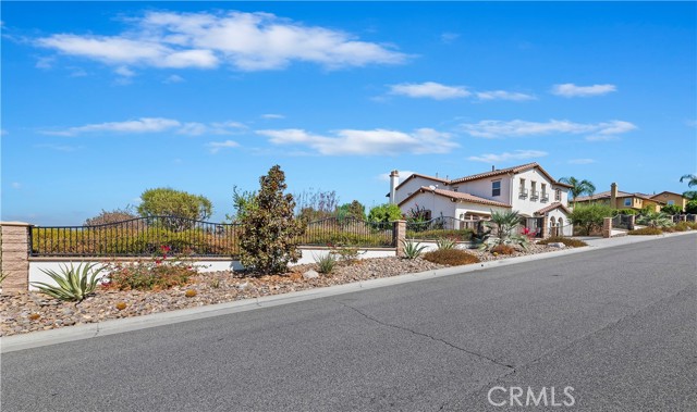 Detail Gallery Image 3 of 71 For 16682 Nandina Ave, Riverside,  CA 92504 - 5 Beds | 5/1 Baths