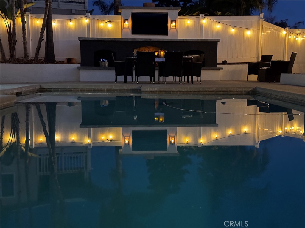 https://media.crmls.org/medias/edf6a8ae-825f-4c91-a869-a423a42d2e00.jpg?preset=X-Large