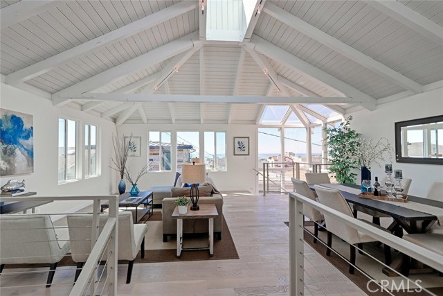 324 Bayview Drive, Hermosa Beach, California 90254, 3 Bedrooms Bedrooms, ,3 BathroomsBathrooms,Residential,Sold,Bayview,SB17236380