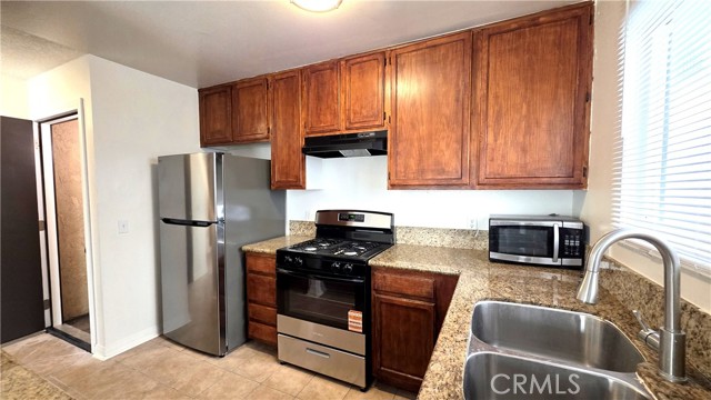 Detail Gallery Image 4 of 19 For 7331 9th Street #2,  Buena Park,  CA 90621 - 2 Beds | 2 Baths