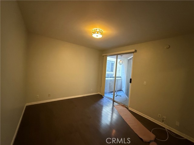 1240 S Corning, Los Angeles CA: https://media.crmls.org/medias/edf73f34-5694-42bf-ad5e-35862aa256da.jpg