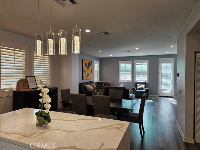 Detail Gallery Image 4 of 14 For 524 S Harbor Blvd, Santa Ana,  CA 92704 - 4 Beds | 3/1 Baths