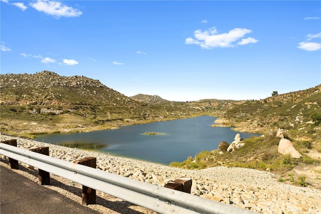 Image 16 of 73 For 15471 Green Valley Truck