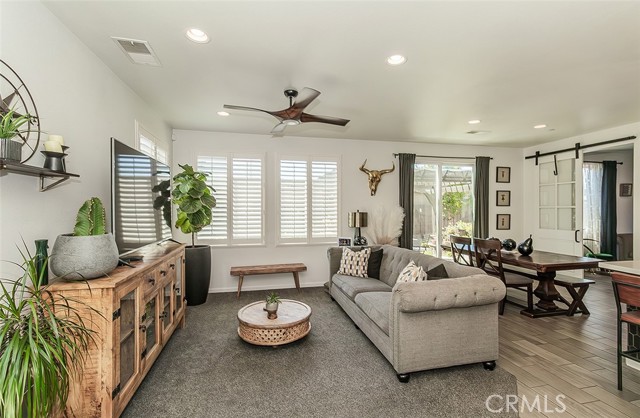 Detail Gallery Image 4 of 32 For 7005 N Astoria Dr, Fresno,  CA 93722 - 4 Beds | 2/1 Baths