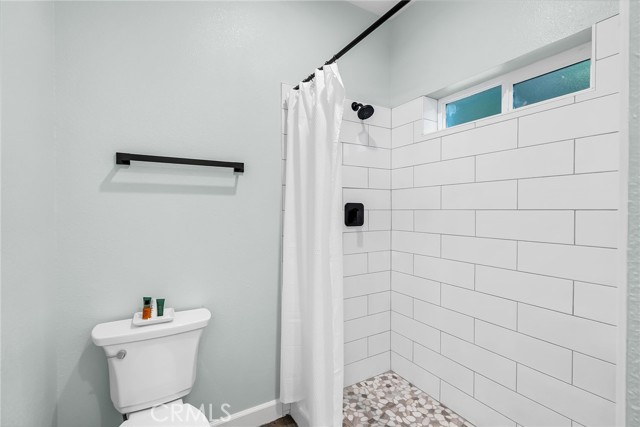 27500 HWY 189, Lake Arrowhead CA: https://media.crmls.org/medias/edfab17a-1d4f-4ad8-b534-d9e923229ddb.jpg