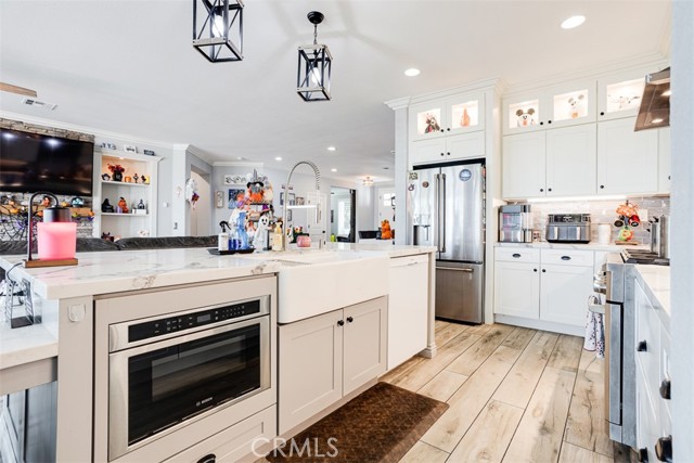 4225 W Riviera, Corona CA: https://media.crmls.org/medias/edfae86d-be1d-4178-a300-2c81f6553ce9.jpg