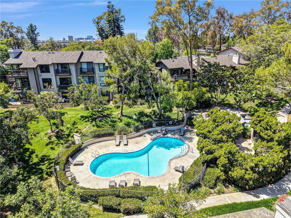 https://media.crmls.org/medias/edfb3c40-6e09-4a09-9020-dfd12d4e9821.jpg?preset=X-Large