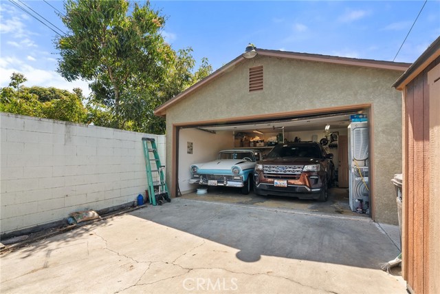1876 Oregon Avenue, Long Beach CA: https://media.crmls.org/medias/edfb6554-59cc-46e1-99f6-1b1c5679dac3.jpg