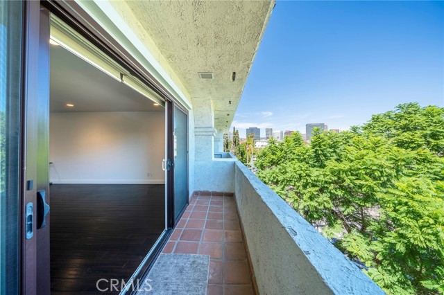 Detail Gallery Image 6 of 39 For 1601 Veteran Ave #301,  Los Angeles,  CA 90024 - 2 Beds | 2 Baths