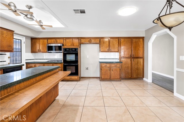 Detail Gallery Image 16 of 36 For 42047 Acacia Ave, Hemet,  CA 92544 - 3 Beds | 2 Baths