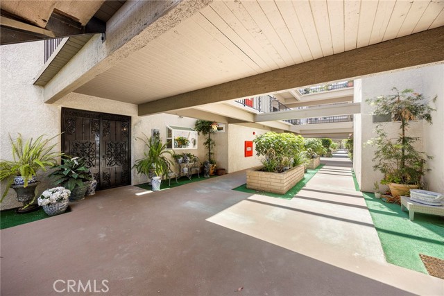 4007 Calle Sonora Oeste, Laguna Woods CA: https://media.crmls.org/medias/edfbce92-4342-4437-8246-d52f7df4bf27.jpg