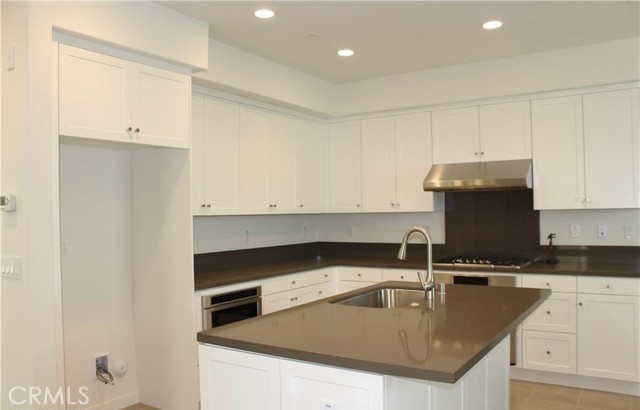 Detail Gallery Image 9 of 37 For 111 Briarberry, Irvine,  CA 92618 - 4 Beds | 3 Baths