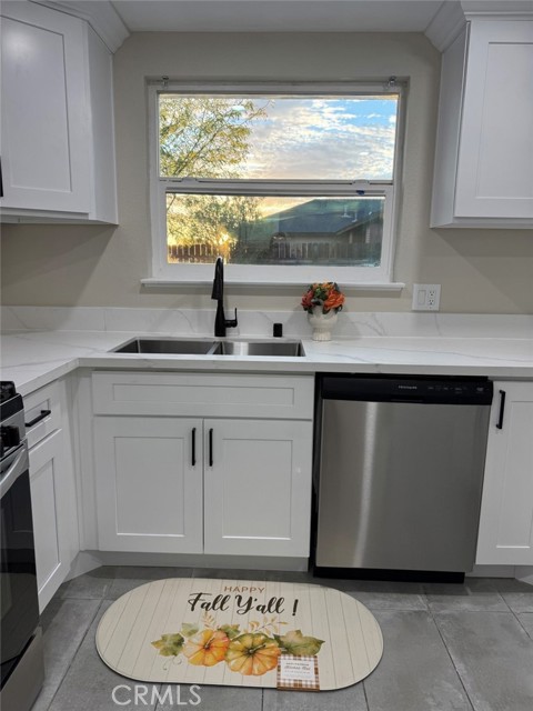 15012 Chuparosa, Victorville CA: https://media.crmls.org/medias/edfcbd0c-a542-4844-a65c-bb2bed53b329.jpg