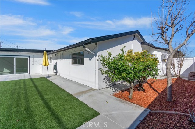 6212 Santa Rita Avenue, Garden Grove CA: https://media.crmls.org/medias/edfd4b09-b921-411d-8732-1ea45016ed35.jpg