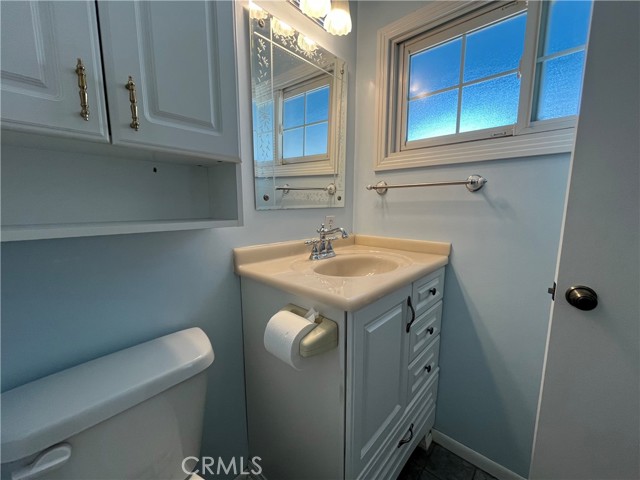 Detail Gallery Image 6 of 13 For 23837 Welby, West Hills,  CA 91307 - 4 Beds | 3 Baths