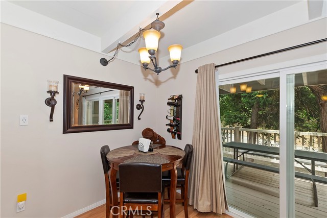 209 Cool Creek Lane, Lake Arrowhead CA: https://media.crmls.org/medias/edfe9ef6-0667-48a0-9cd5-a0bb5a0e4956.jpg